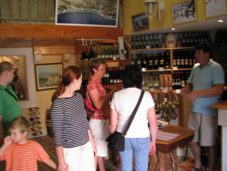 9. prodej destil�t�, v�n a olej�